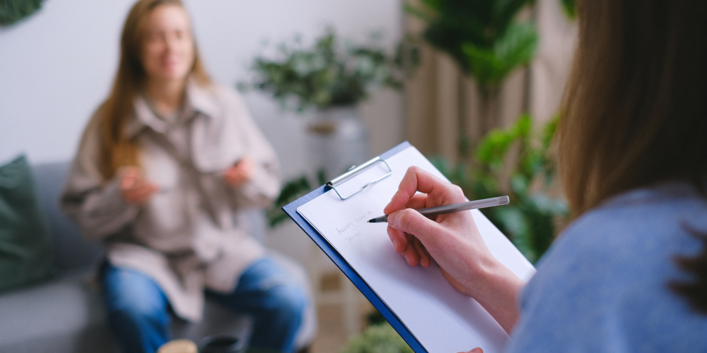 Spokojna przestrzeń gabinetu psychologicznego w Świnoujściu
